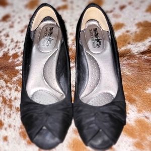 Coach And Four Peep Toe Shoes w/ 2-InchHeels. NWOT